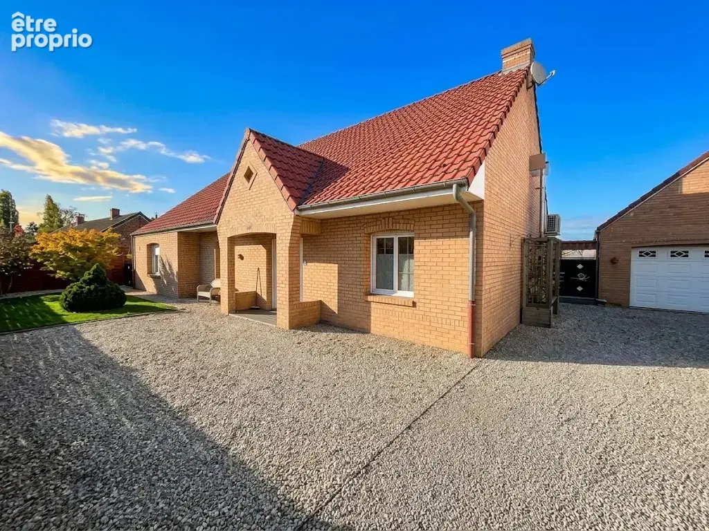 Pavillon individuel de plain-pied développant 144m2 et bâti sur 778m2 de terrain ! - photo 1