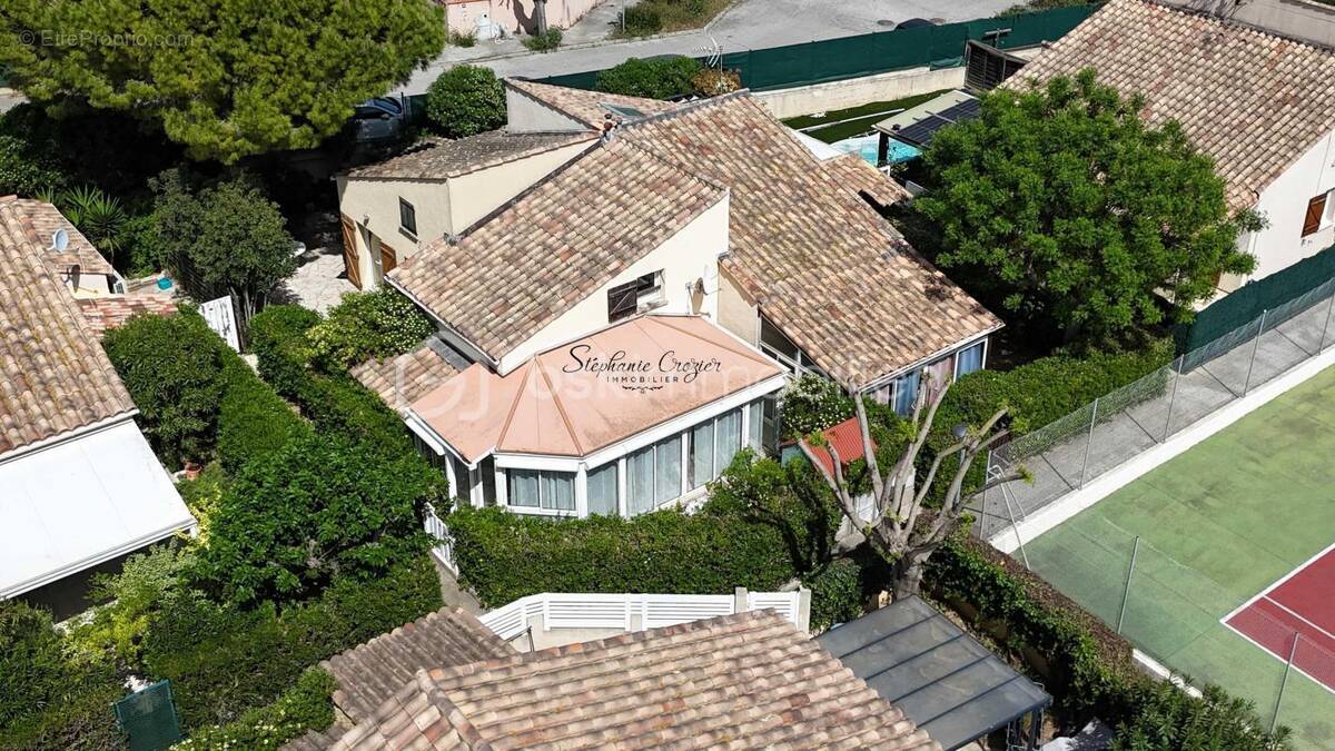 Maison à VIC-LA-GARDIOLE