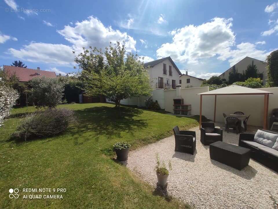 Maison à VIGNEUX-SUR-SEINE