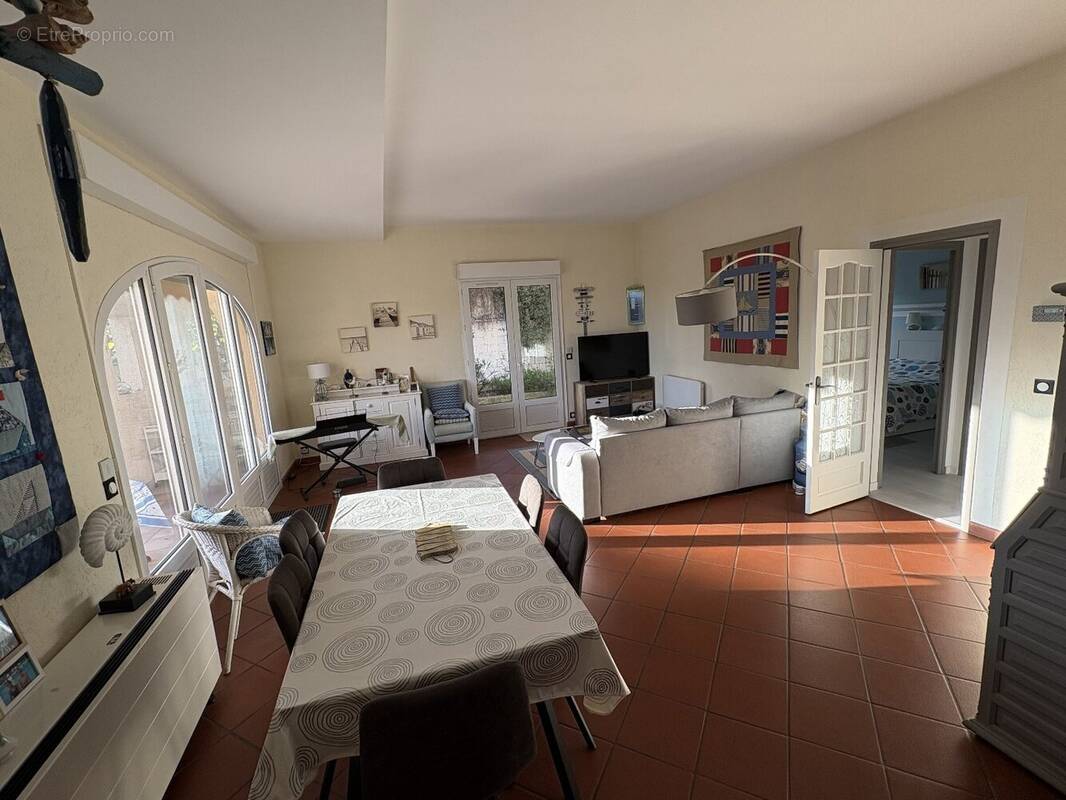 Appartement à BOUZIGUES
