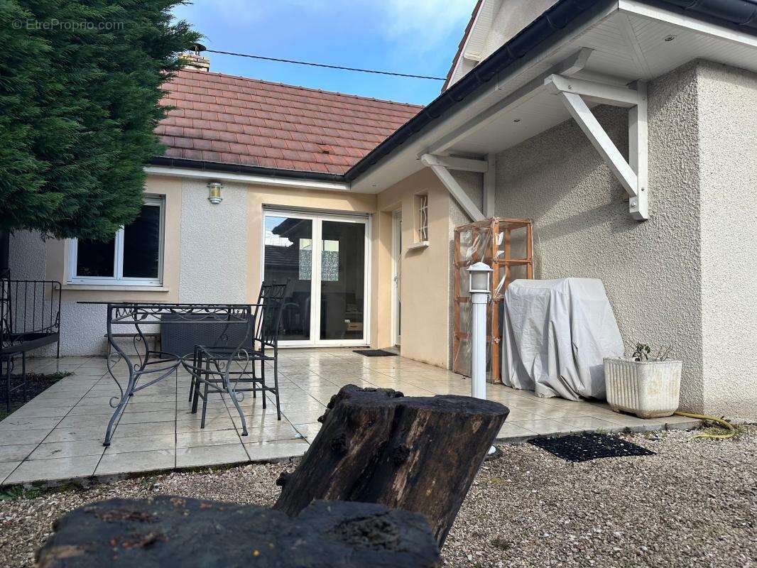 Maison à CHENOVE