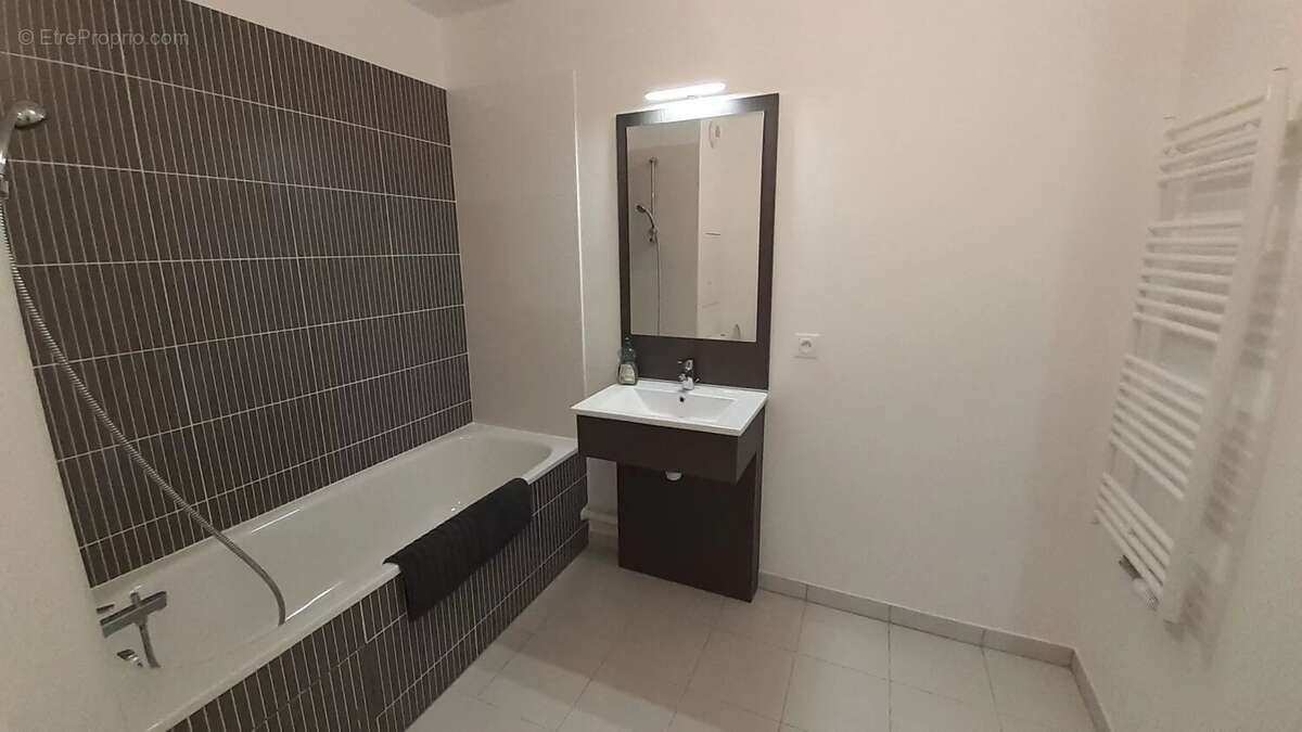 Appartement à AUBERVILLIERS