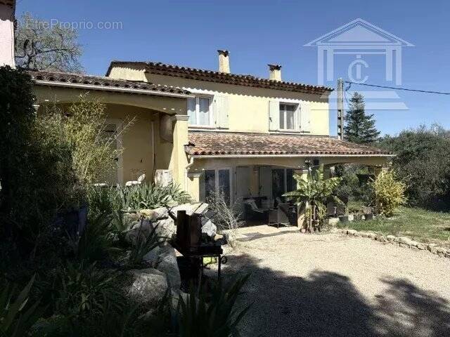 Maison à CALLIAN