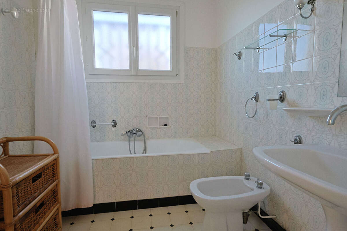 Maison à VAUX-SUR-MER