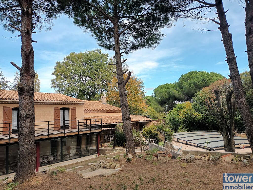 Villa 6 chambres garage jardin piscine terrasse - photo 2