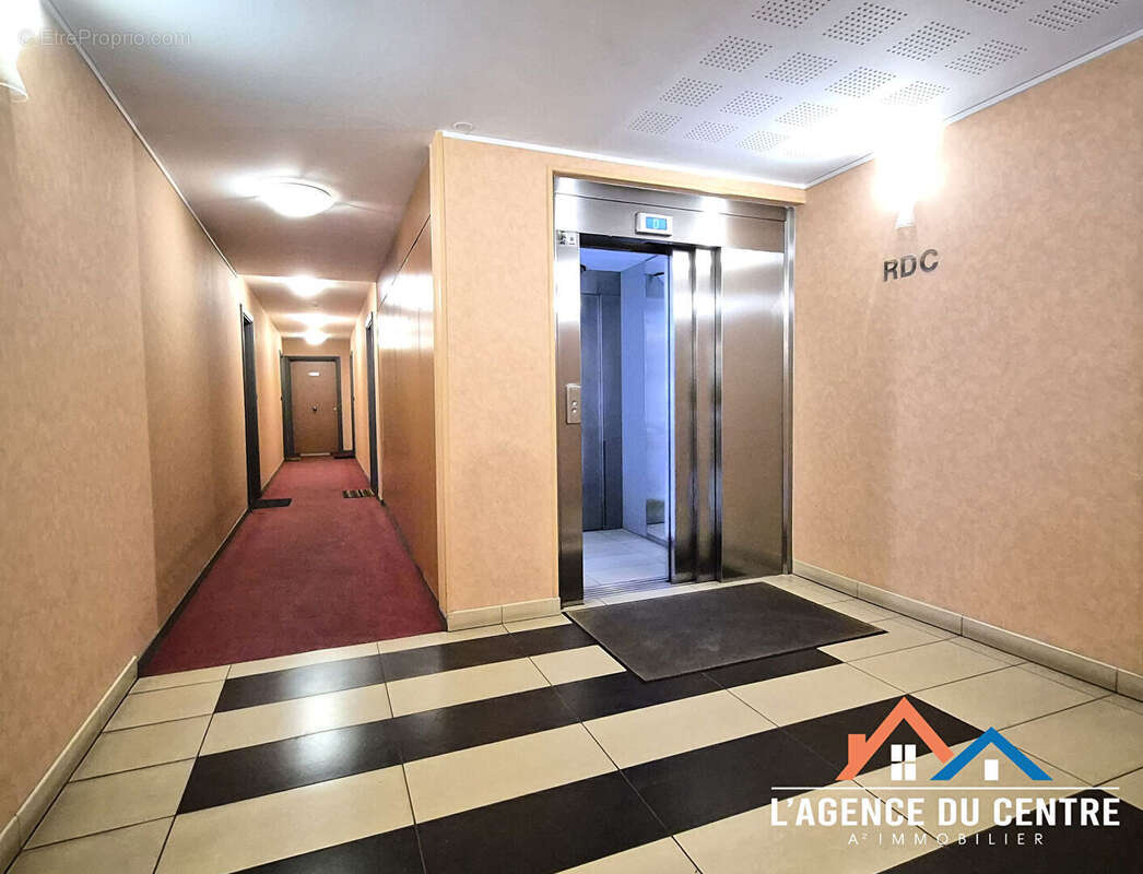Appartement à CHANTELOUP-LES-VIGNES