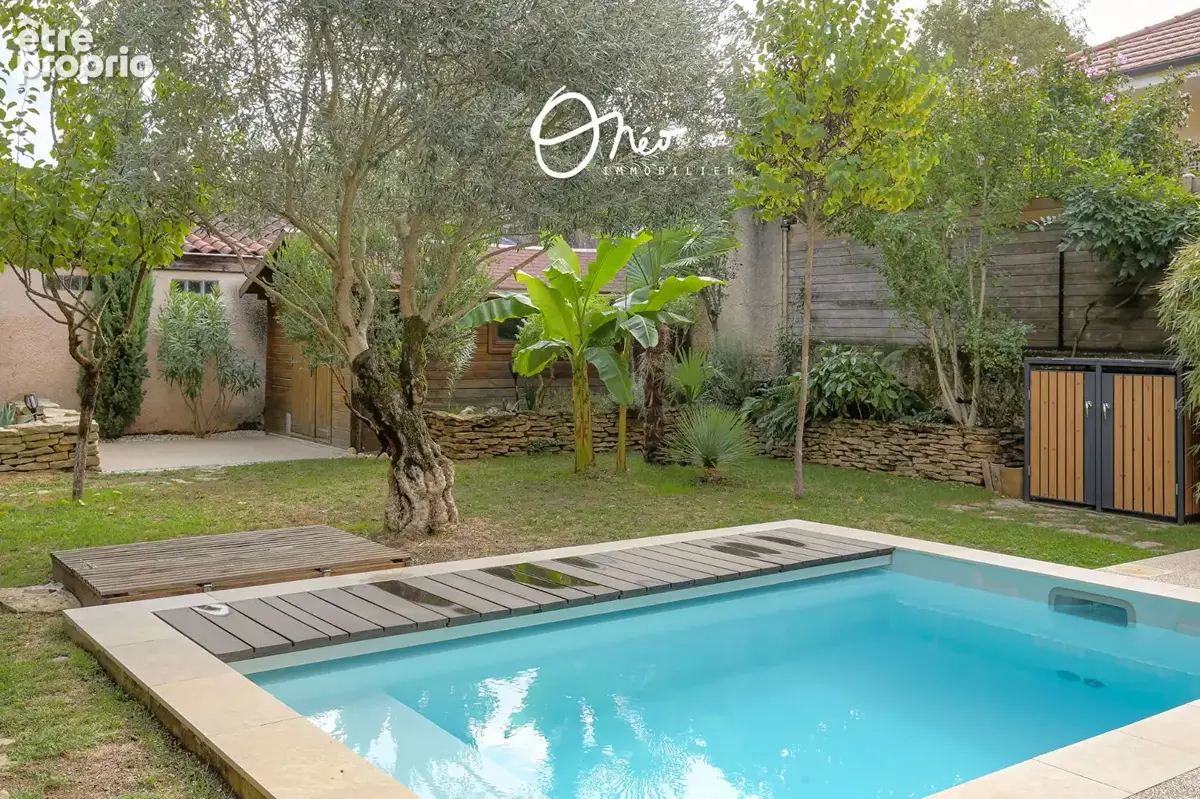 Mions - Coeur village / Château - Maison de charme 4 pièces avec piscine et garage - photo 4