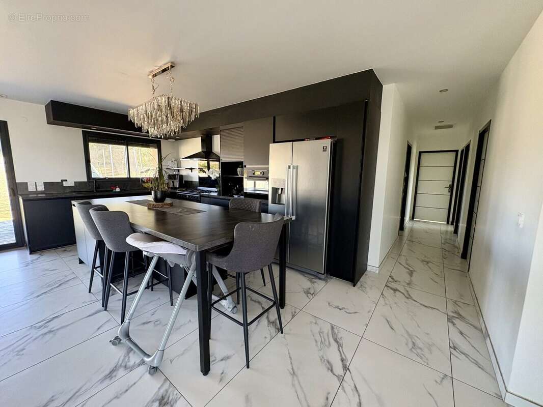 Maison 134 m² à Berriac  - photo 4