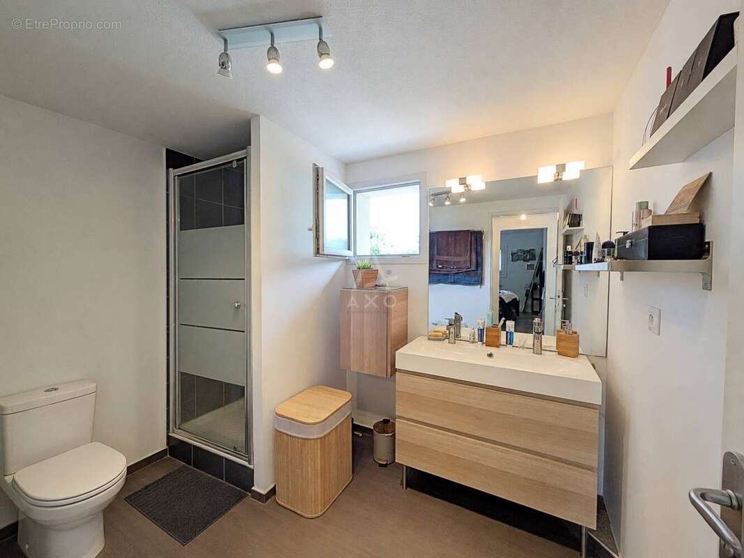 Maison 3 pièces  69 m²  Jardin, dépendance et stationnement - photo 6