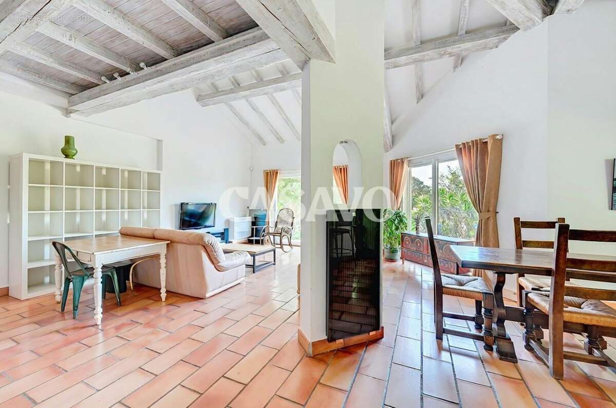 Vente Maison 5 pièces de 136m² - 13200 Arles - photo 14