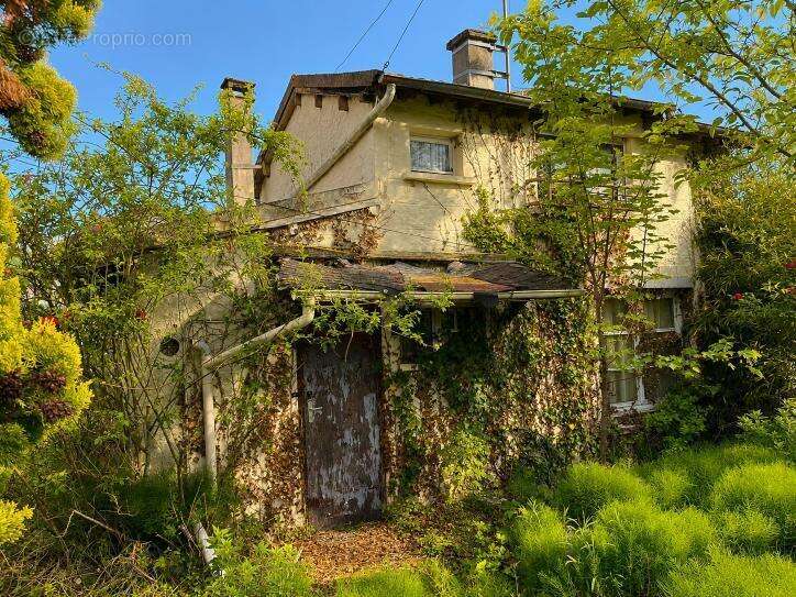Maison à AUVERS-SUR-OISE