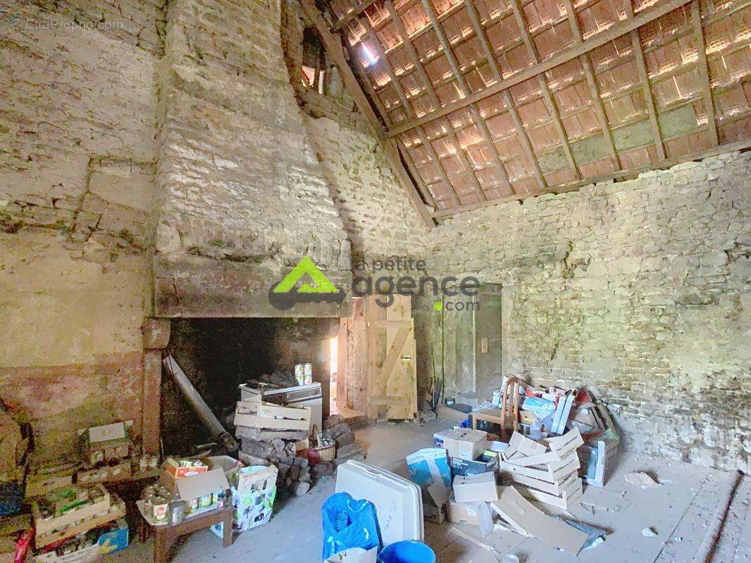 Maison à ROYERE-DE-VASSIVIERE