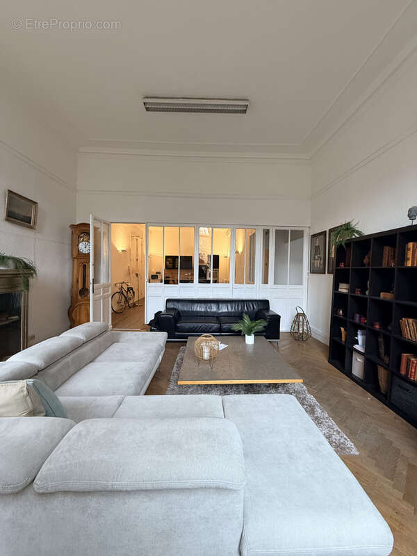Appartement à MARSEILLE-6E