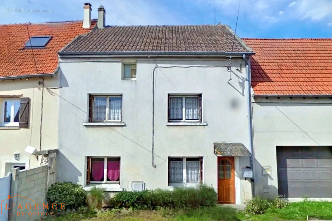 Maison à QUINCY-VOISINS