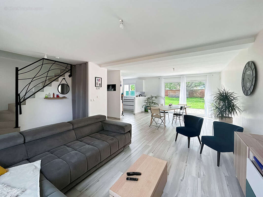 Maison à ROSNY-SUR-SEINE