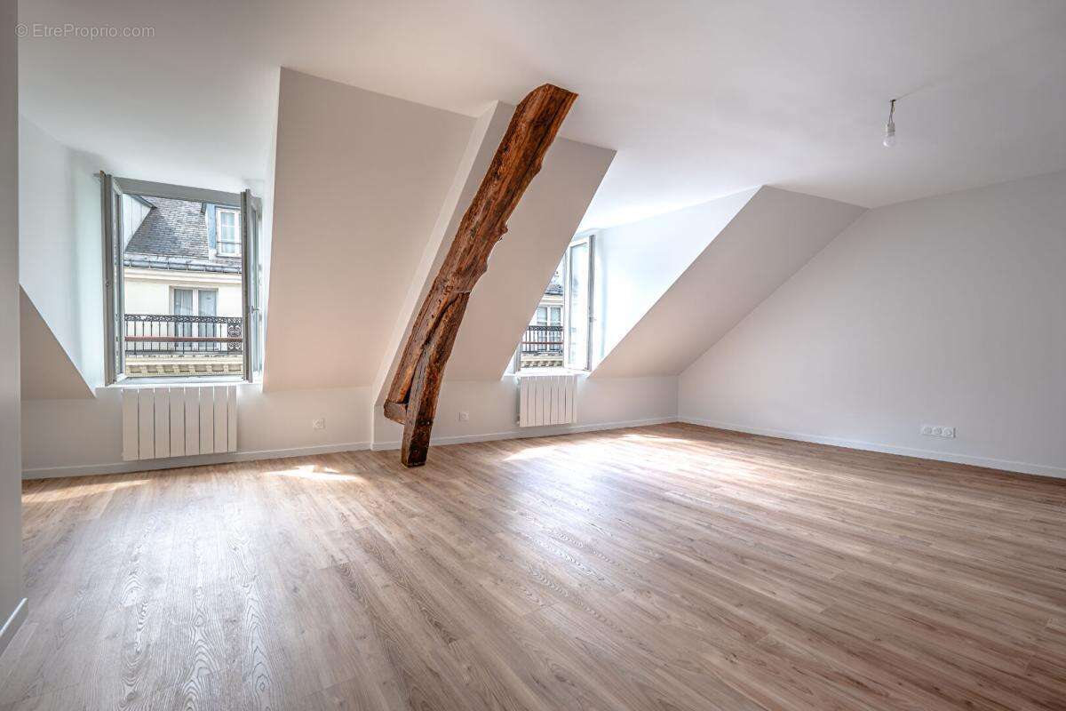 Appartement à PARIS-8E