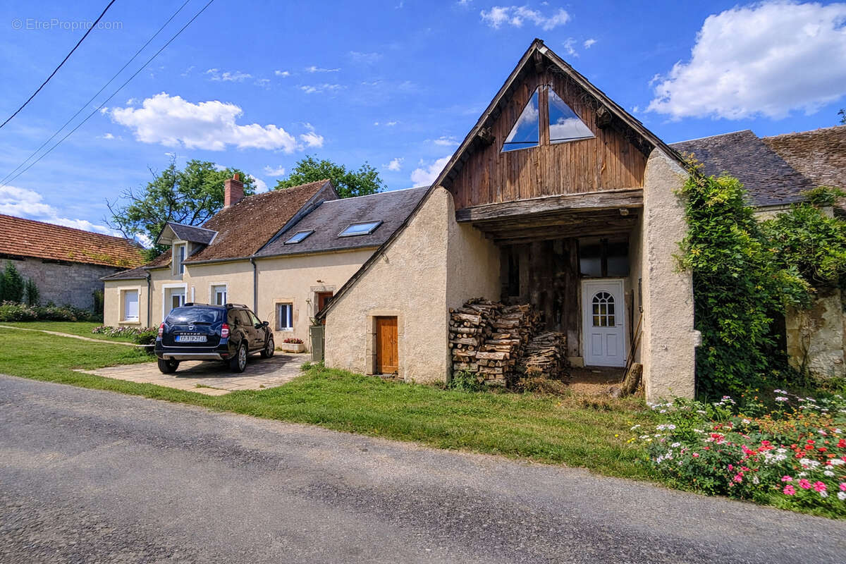 Maison 156 m² à Saint-Jeanvrin  - photo 25