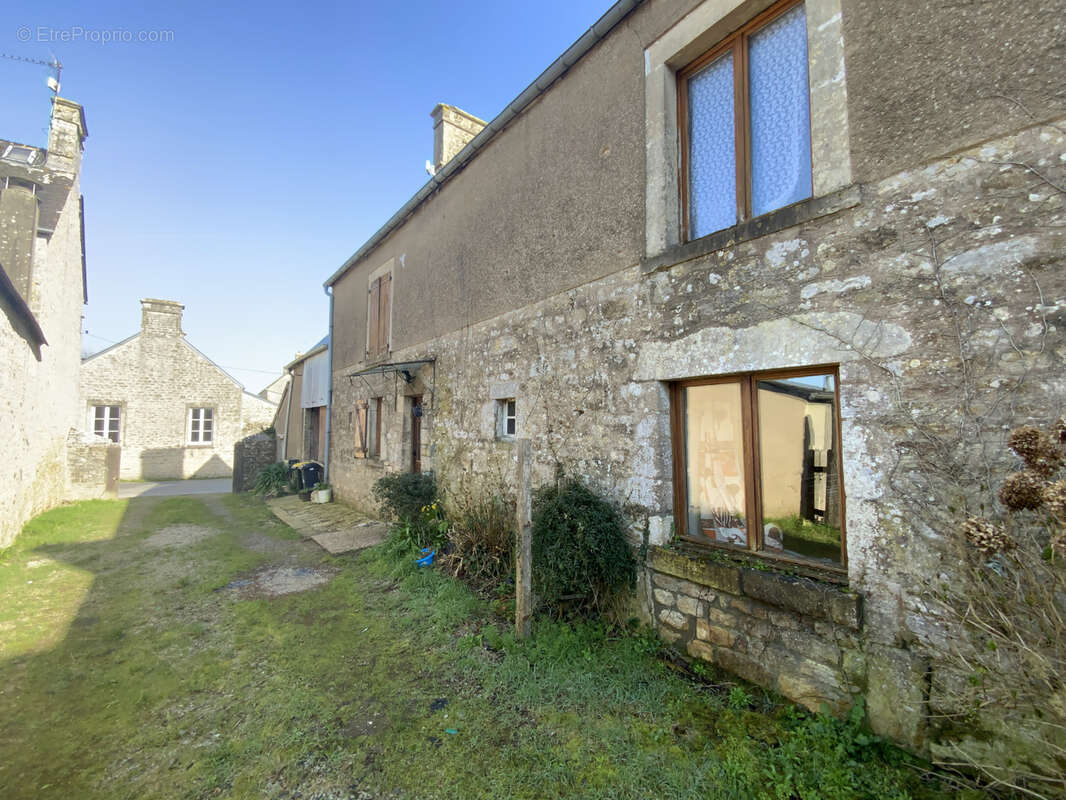 Maison à PICAUVILLE