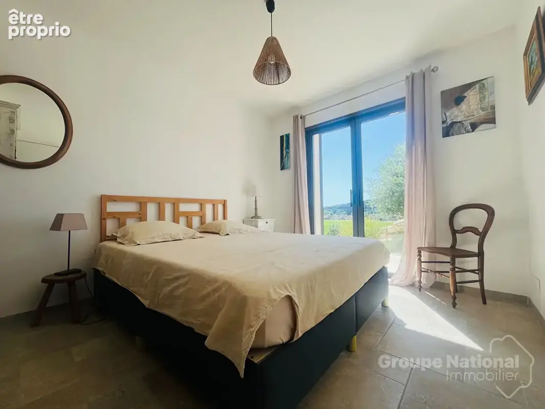 Villa de 120m2 avec piscine à Goudargues centre village - photo 5