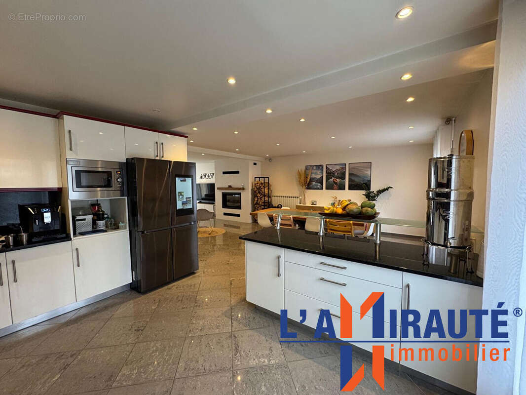 Maison à SARTROUVILLE