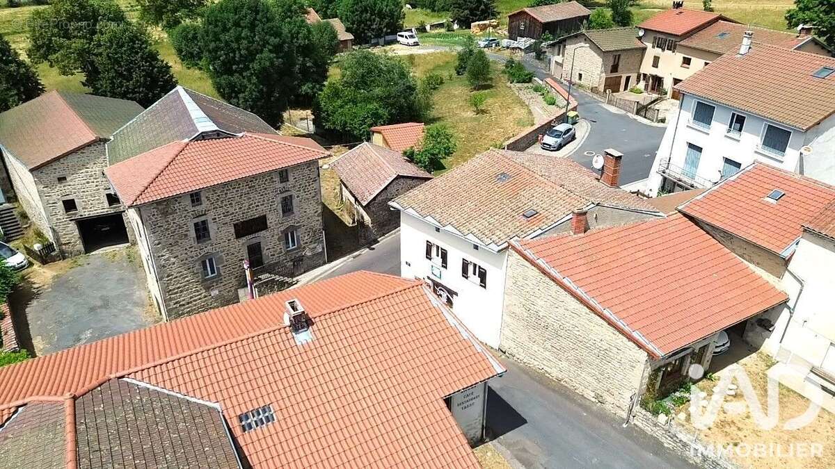 Maison 132 m² à Fournols  - photo 2