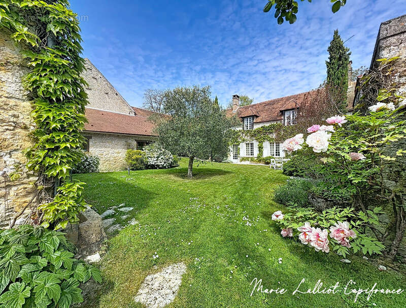 Maison à LA CHAPELLE-LA-REINE