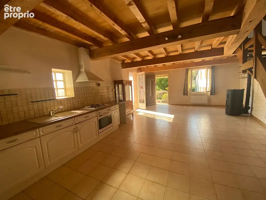 Maison de village avec terrasse et garage - photo 2