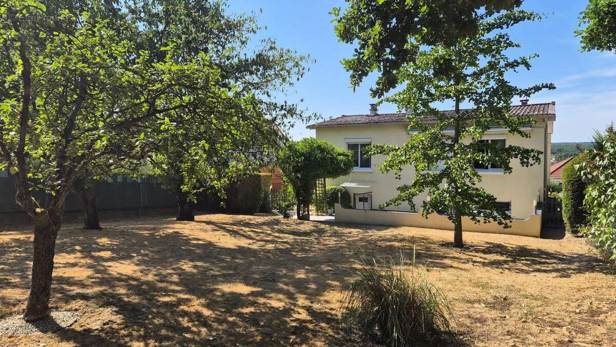 T4 indépendant, 126 m², sous sol total, 782 m² de terrain - photo 2