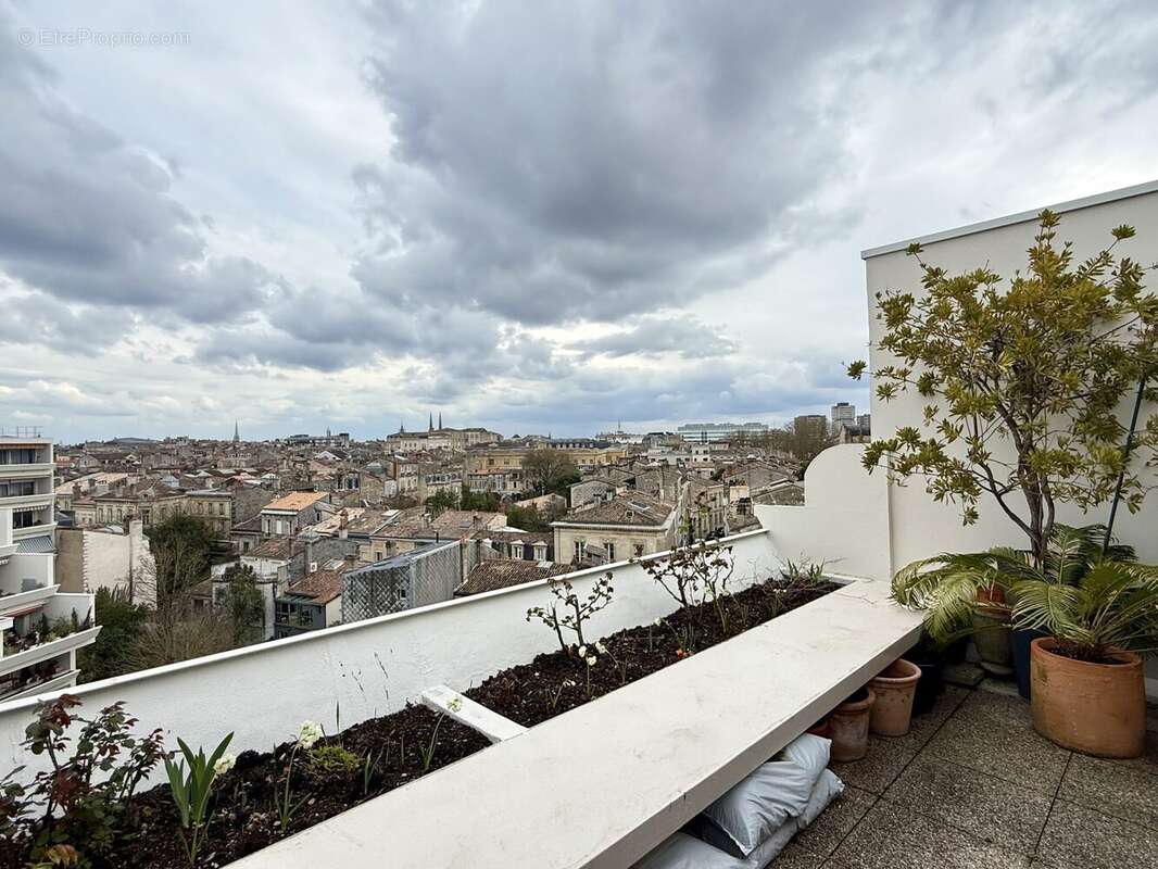 Appartement à BORDEAUX