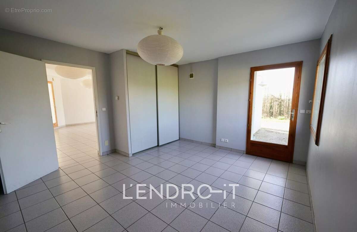 Maison à LES OLLIERES