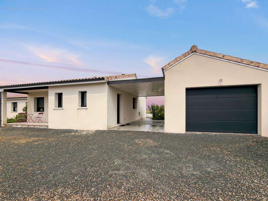 Maison à COURSAC