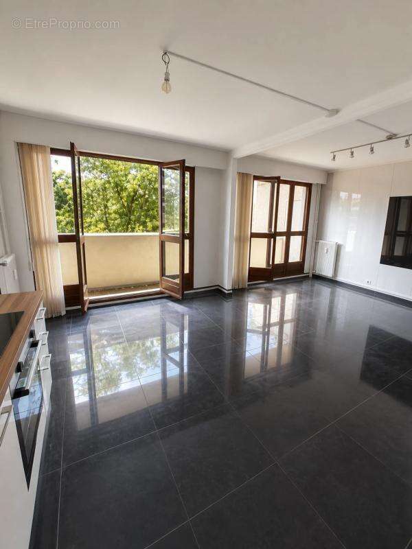 Appartement de 3 pièces de 63 m² à Chelles - photo 2