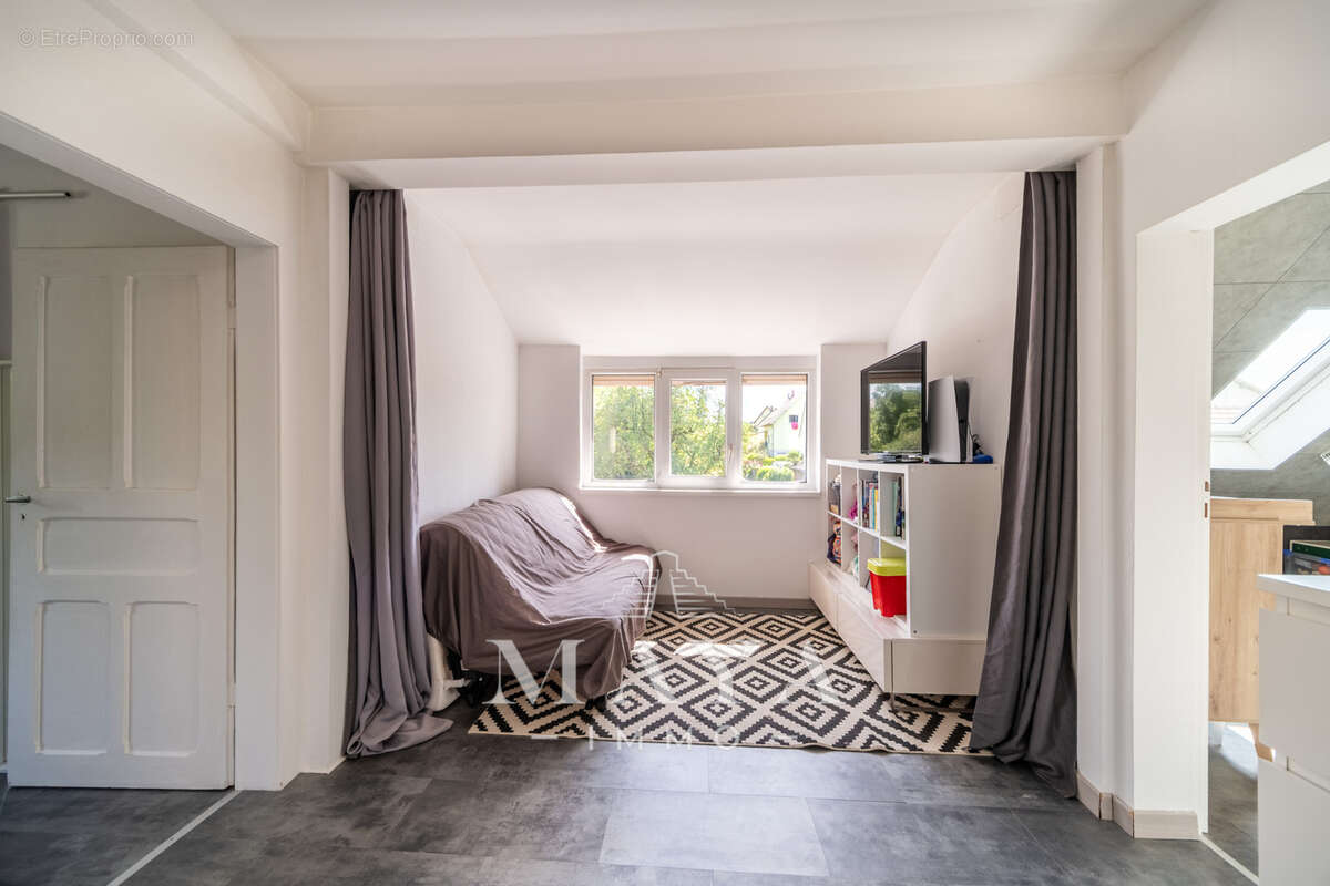 WITTERSDORF, Maison rénovée avec dépendance et grand jardin ! - photo 16