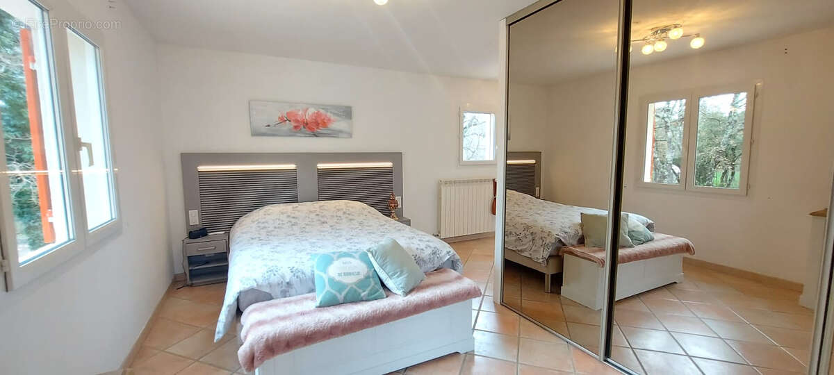 Maison à MEOUNES-LES-MONTRIEUX