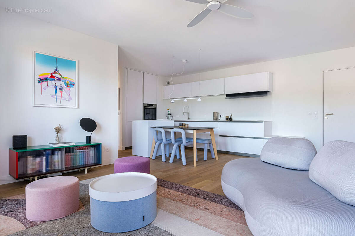 Appartement à LES ROCHES-DE-CONDRIEU