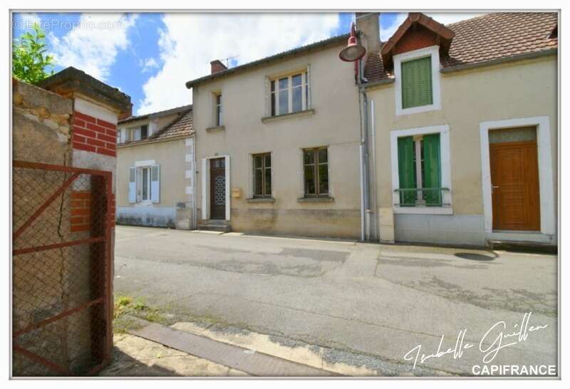 Maison à LE CHATELET