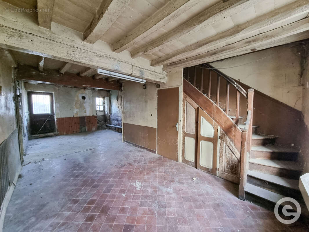 Maison 5 pièces 143m2 à rénover proche Vézelay - photo 2