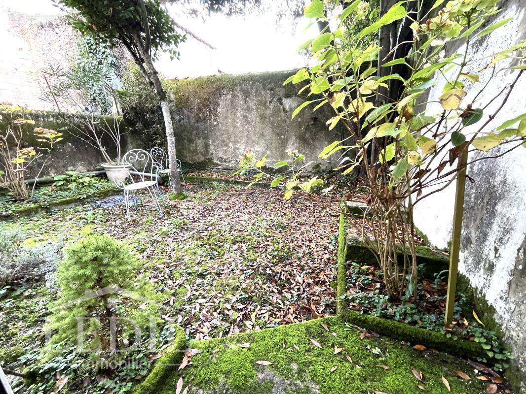 Grande maison de ville avec jardinet clos - photo 3