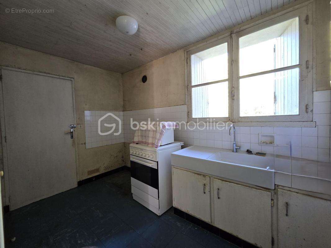 Ensemble immobilier à fort potentiel – calme, verdure et multiples dépendances - photo 14