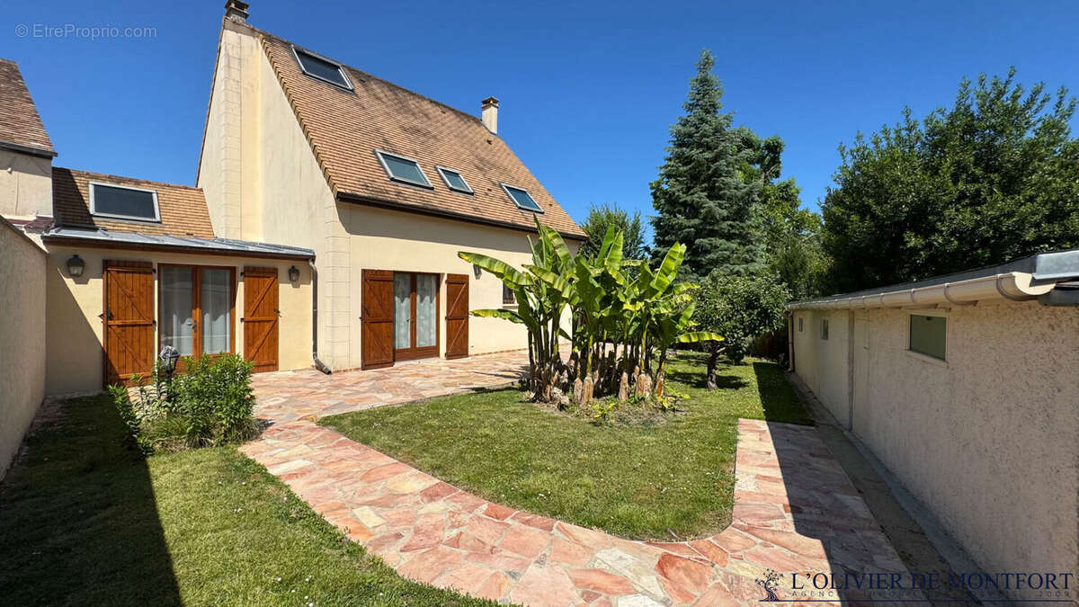Maison à LE TREMBLAY-SUR-MAULDRE