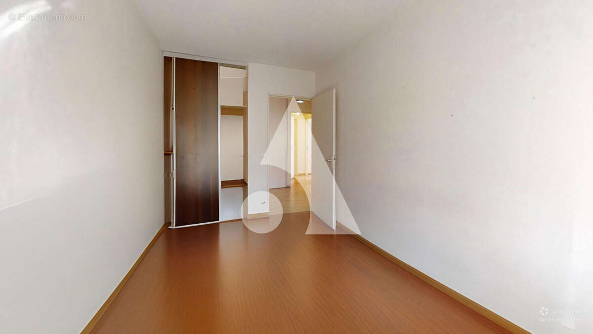 Appartement à LA GARENNE-COLOMBES