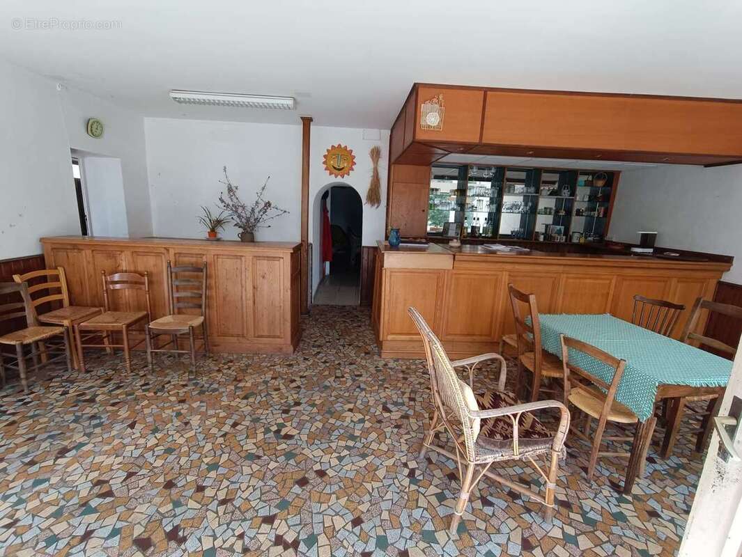 Maison à SAINT-MARTIN-LA-MEANNE