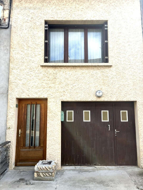 01160 PRIAY : Maison de ville au centre-village - photo 7