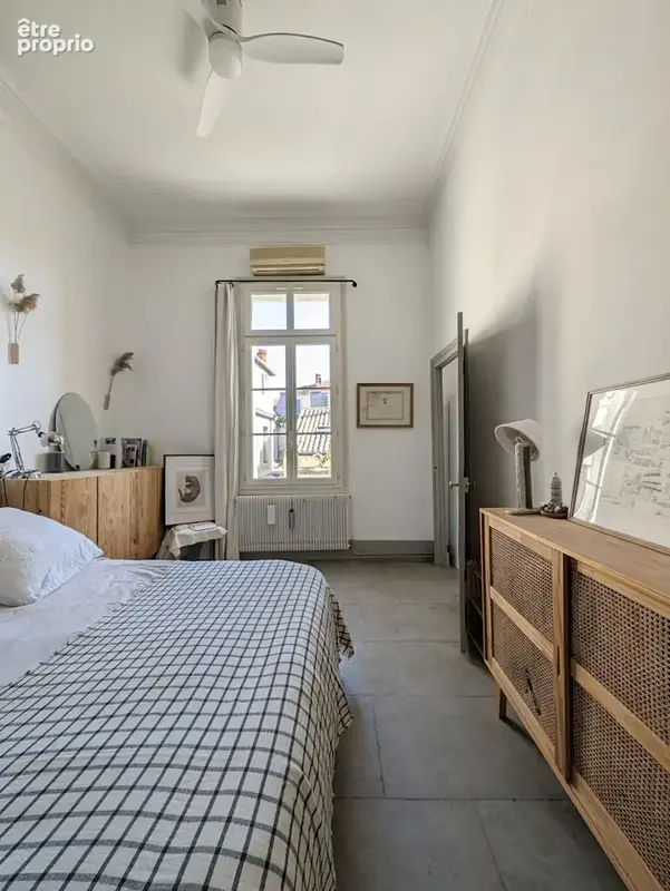 Bel appartement 5 pièces de 115 m2 + combles centre ville de Montpellier avec ascenseur et place de stationnem - photo 8