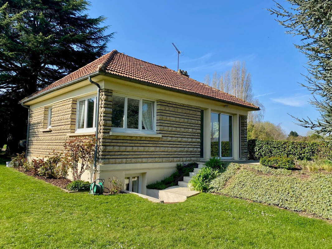 Maison à THOIRY