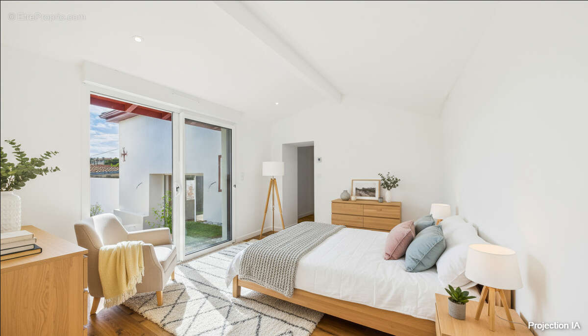 Maison familiale - place Lamothe - photo 8