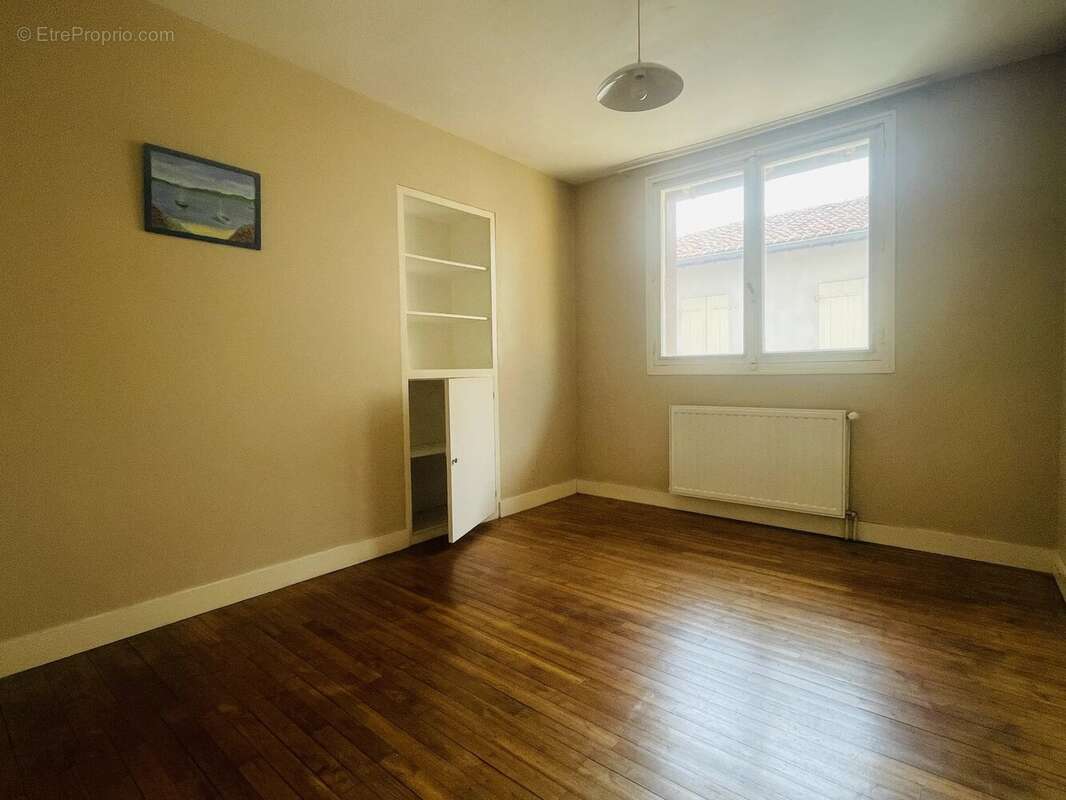 Maison 80 m² à Saulgond  - photo 7