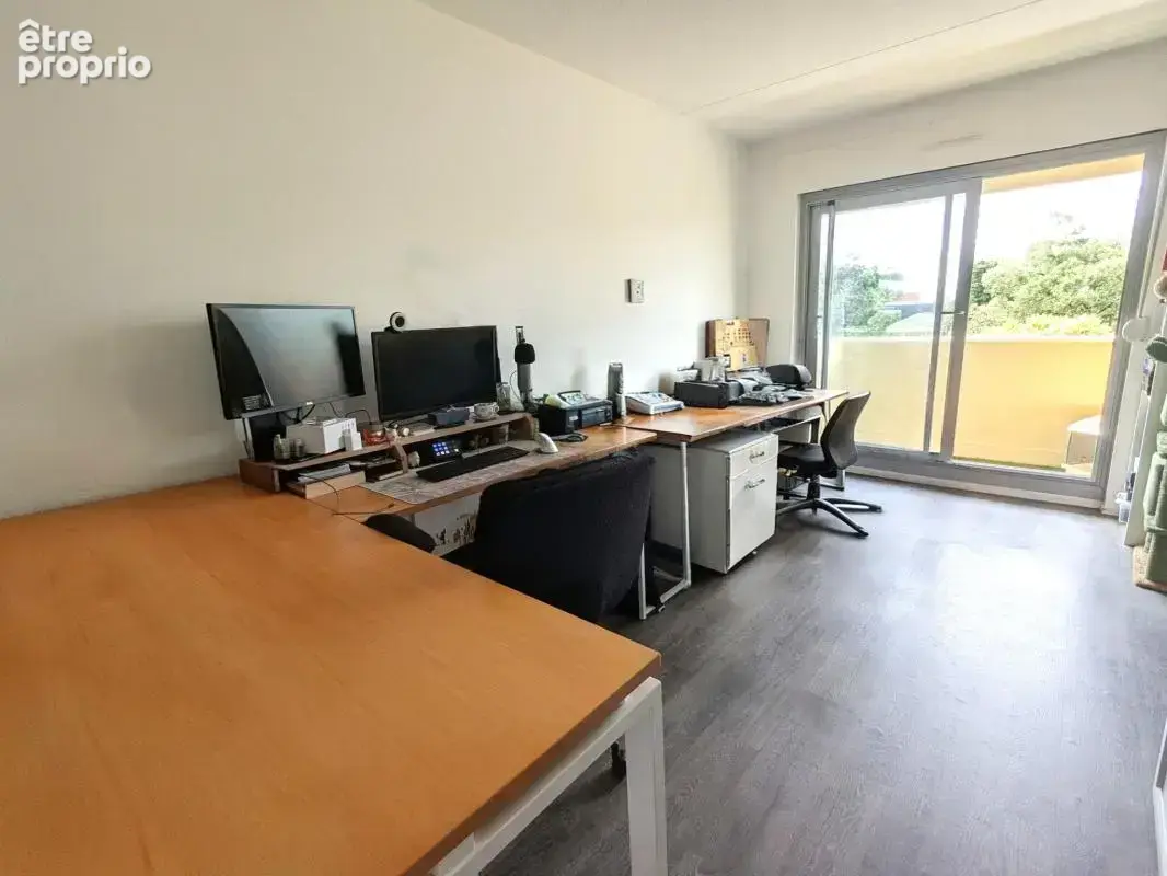 T4 avec balcon et 2 places de parking - photo 7