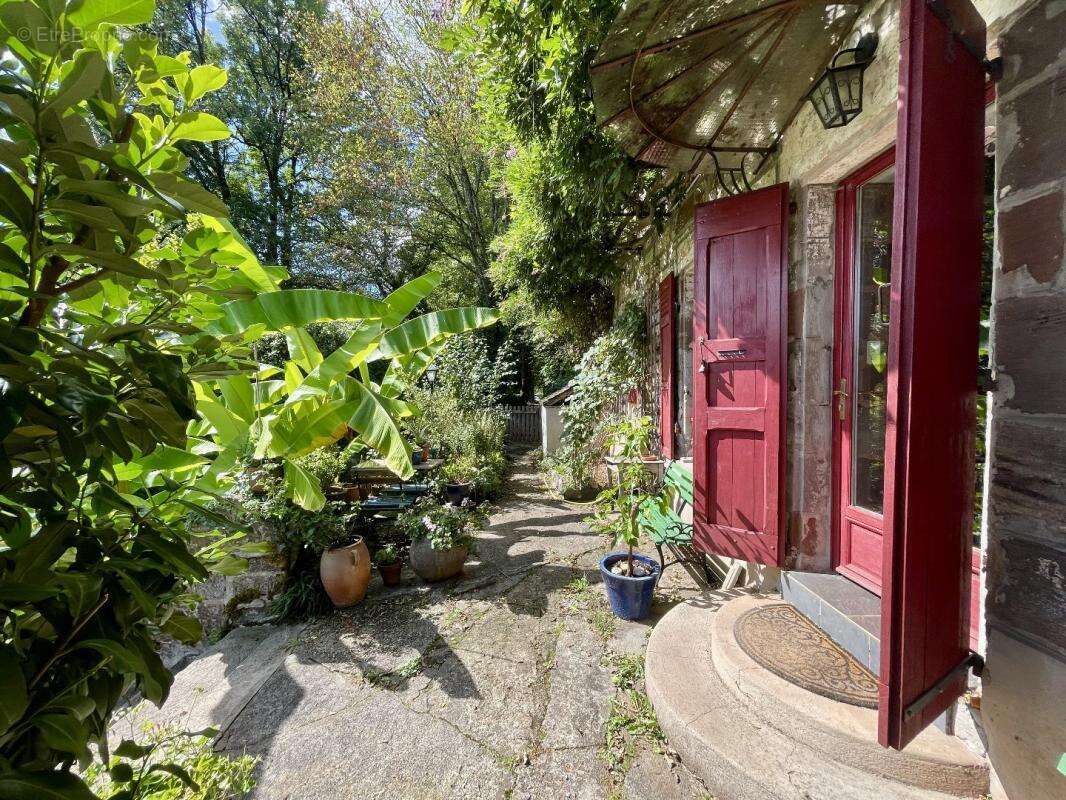 Maison à SAINT-BONNET-LA-RIVIERE