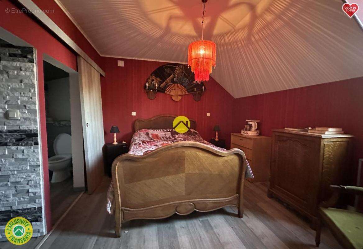 Maison à LA GUERCHE-SUR-L'AUBOIS